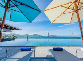 Oceanfront Beach Resort - SHA Extra Plus，位于芭东海滩的带按摩浴缸的酒店