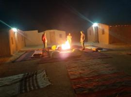 Sahara Peace camp，位于扎古拉的露营地