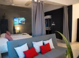 Htl & Suites Camino Real, ubicación, parking, facturamos