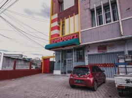 RedDoorz @ Jalan Pangeran Antasari Lampung 2，位于Lampung的酒店