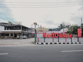 RedDoorz Syariah near Kebun Raya Liwa，位于Lampung的酒店