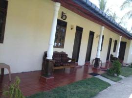 lagoona family restaurant，位于Kuravankudil的酒店