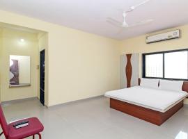 SPOT ON 37768 Hotel Jayraj，位于Vaghunde Budrukh的酒店
