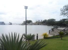 A Suite Escape Port-of-Spain，位于西班牙港的酒店