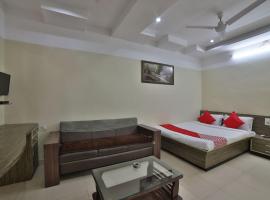 OYO 41684 Hotel Kesar And Kaveri Resturant，位于甘德希罕的酒店