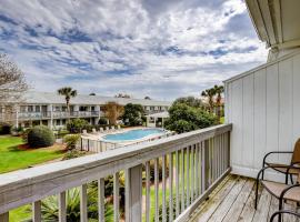 Hidden Beach Villas 215，位于圣罗莎海滩的酒店