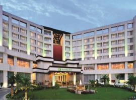 昌迪加尔潘切库拉假日酒店，位于钱德加尔的家庭/亲子酒店