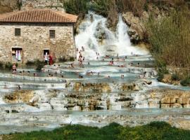 house in Tuscany close to Saturnia Spa，位于Cellena的度假屋