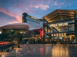 Park MGM Las Vegas by Suiteness