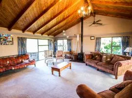 Riverbed Lodge - Lake Taupo Home