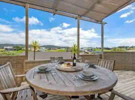 Blue Crush Villa - Mangawhai Heads Holiday Home