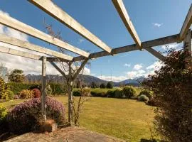 Kepler Retreat - Te Anau Holiday Home