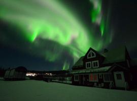 Arctic Colors Northern Lights Apartments，位于波尔尤斯的度假短租房