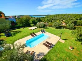 Apartment Villa Mare3 with pool, sea view and hydromassage