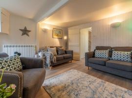 No33 BRACKEN BOUTIQUE COTTAGE，位于布兰克斯特的酒店