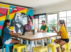 Mad Monkey Hostel Coogee Beach