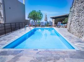 Villa Ventus, 40sqm private pool & hot tub!，位于Roussospítion的酒店