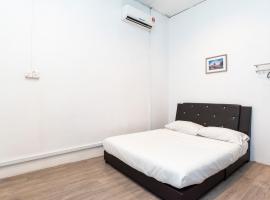 SPOT ON 89833 Blue Avenue Backpackers，位于迪沙鲁的酒店