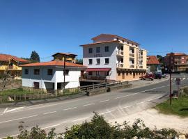 HOTEL CARAVIA，位于卡拉维亚的酒店