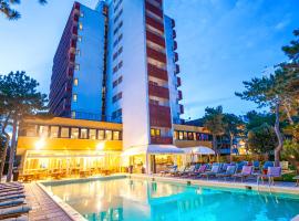 Hotel American，位于利尼亚诺萨比亚多罗的酒店