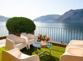 The Terrace on the Lake