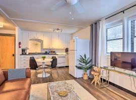 Beauty in the Black Hills An Upscale Apt in Lead，位于利德的酒店