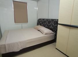 Kw Caravan Park & Cabin Stay，位于Pontian Besar的酒店
