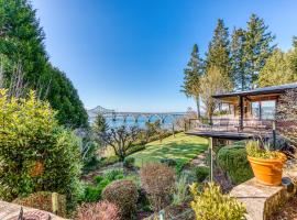 The Bridge and Balcony，位于North Bend Municipal Airport - OTH附近的酒店