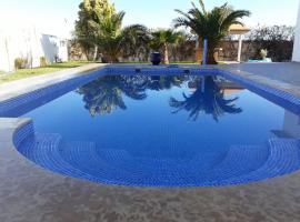 Villa CLIMATISEE avec piscine privée, ras el ma，位于Tazagouin的乡村别墅