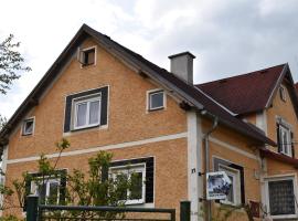 Guest House Hartenberg，位于索科洛夫的酒店