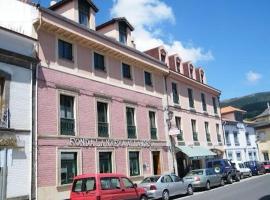 Hotel Nueva Allandesa，位于波拉-德阿良德的酒店