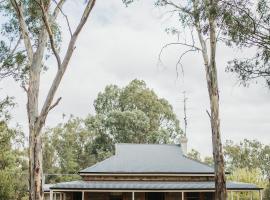 Cooke Cottage，位于克莱尔的酒店