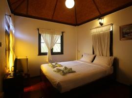 OYO 766 zompo baan din resort，位于清迈的酒店