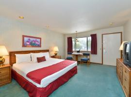 Travelodge by Wyndham Mackinaw City，位于麦基诺城的酒店