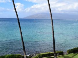 Royal Mauian 310 Luxury Oceanfront Condo with 180 Degree Panoramic Ocean View，位于基黑的酒店