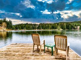 Marcia's Mercer Lake Chateau，位于弗洛伦斯的酒店