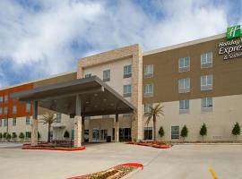 Holiday Inn Express & Suites - Lake Charles South Casino Area, an IHG Hotel，位于查尔斯湖The Ryan Shopping Center附近的酒店