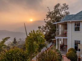 Le Reve Valley - Canadian cottage 1 - 3BHK Luxury cottage,Bonfire,Barbeque,Gym,Kids play zone,Lake view，位于博瓦利的酒店