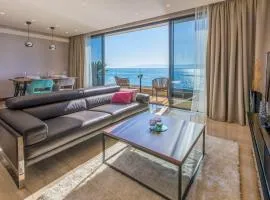 BEACH FRONT VILLA FRAN - DELUXE PENTHOUSE SUITE with private pool