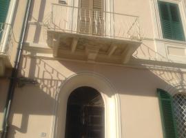 Silvia's house，位于马里纳·迪·比萨的酒店