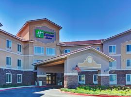 Holiday Inn Express & Suites Beaumont - Oak Valley, an IHG Hotel，位于博蒙特摩隆格高尔夫俱乐部附近的酒店