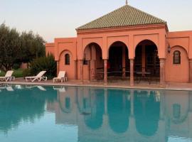 Villa avec piscine a Marrakech，位于马拉喀什的乡村别墅