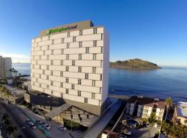 Holiday Inn Resort Mazatlan by IHG，位于马萨特兰的酒店