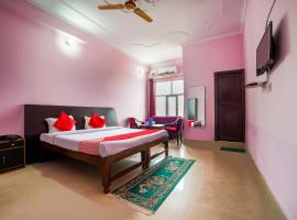 OYO 70832 Krishna Shanti Lodging，位于Indāpur的酒店