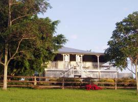 Dayboro - Blue Ridge Lavender Cottage，位于Dayboro的酒店
