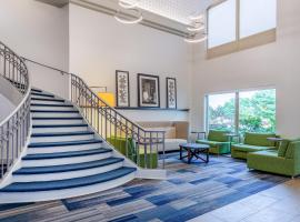 Holiday Inn Express & Suites Chicago-Midway Airport by IHG，位于贝德福德公园的酒店