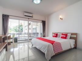 Super OYO 662 Malee Bunga Hotel，位于春武里的酒店