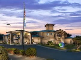 Holiday Inn Express Hotel & Suites Arcata/Eureka-Airport Area by IHG，位于麦金利维尔的酒店