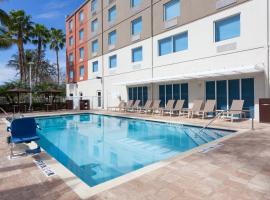 Holiday Inn Express Hotel & Suites Fort Lauderdale Airport/Cruise Port, an IHG Hotel，位于劳德代尔堡-好莱坞国际机场 - FLL附近的酒店