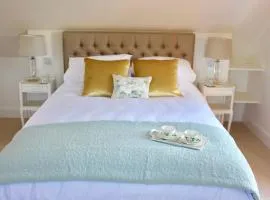 The Old Doctors Retreat- Near Soho Farmhouse